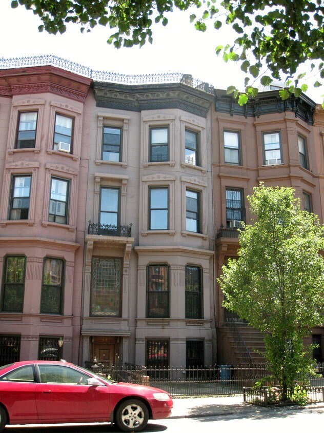 Building Photo - 108 Hancock St