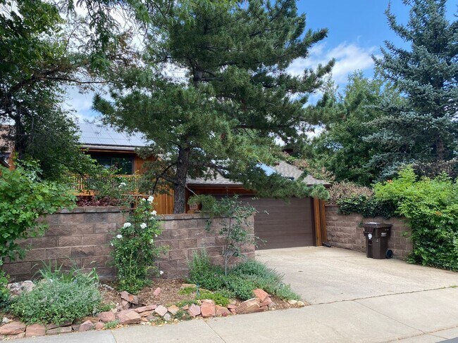 Foto del edificio - 3 Bed 2.5 Bath Townhome Backing to Open Sp...