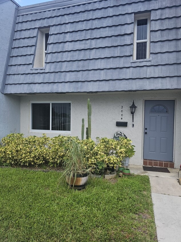 Photo - 2004 NW 38th Terrace (Lauderdale Lakes, FL)