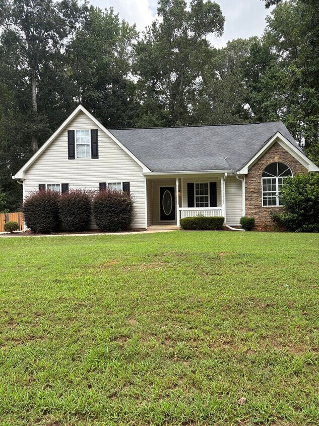 Foto principal - 229 Pebble Creek Dr