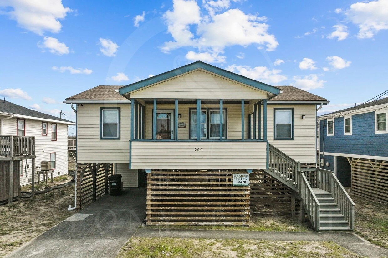 Primary Photo - 209 E Walker St