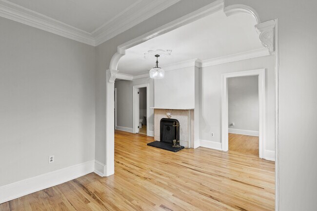 Living with Fireplace - 275 8th St