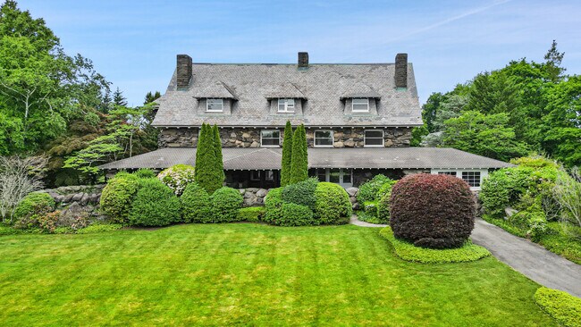 Foto del edificio - 432 Field Point Rd
