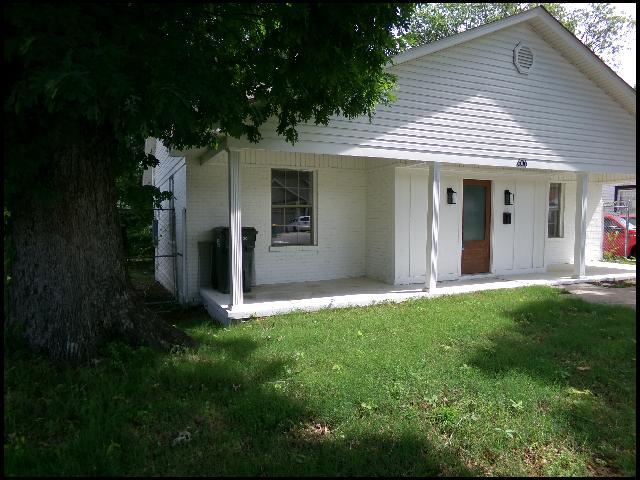 Building Photo - 606 E 21st St