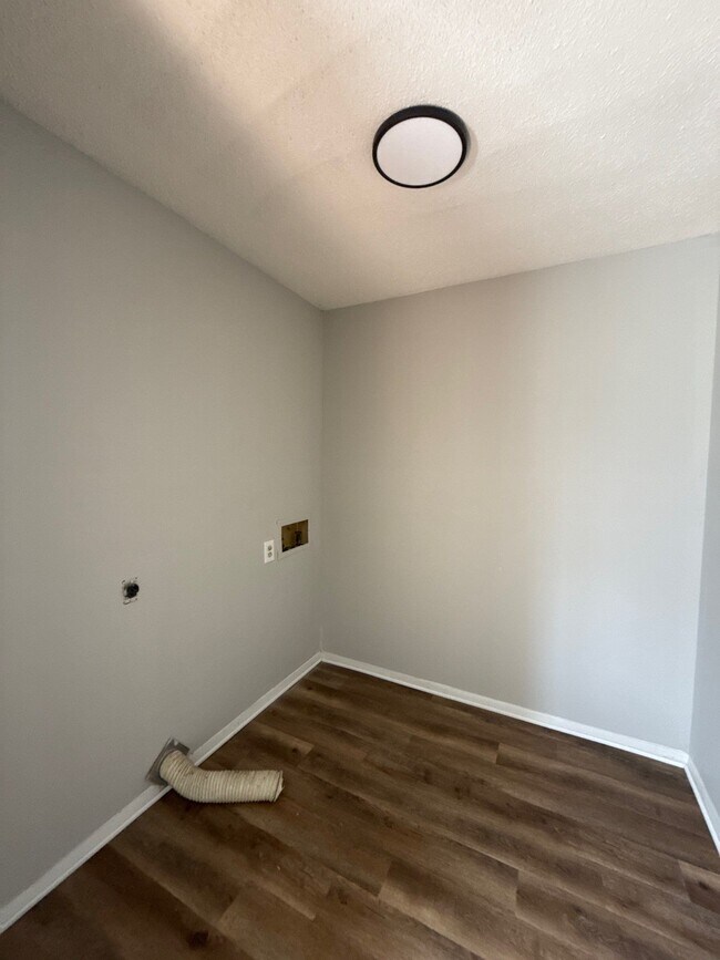 Building Photo - 147 Tisdale St