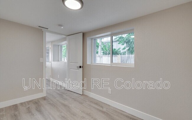 Foto del edificio - 1741 N Harlan St