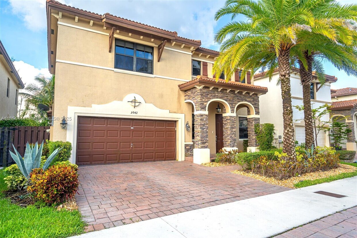 Foto principal - 9942 NW 86th Terrace