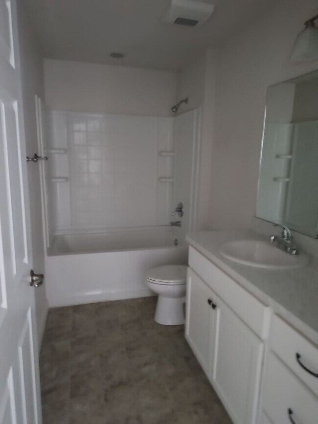 Building Photo - 3BR/2BA Home in Marion Oaks – Spacious Lot...