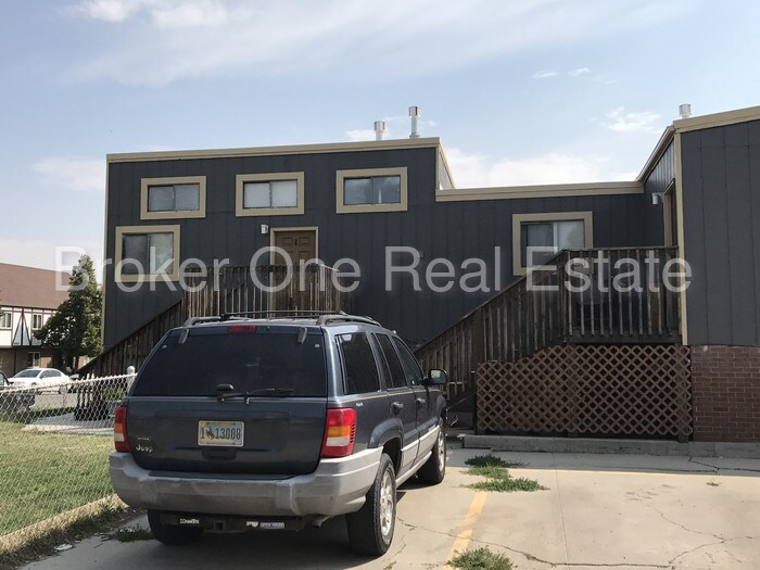 Primary Photo - 901 E 23rd St