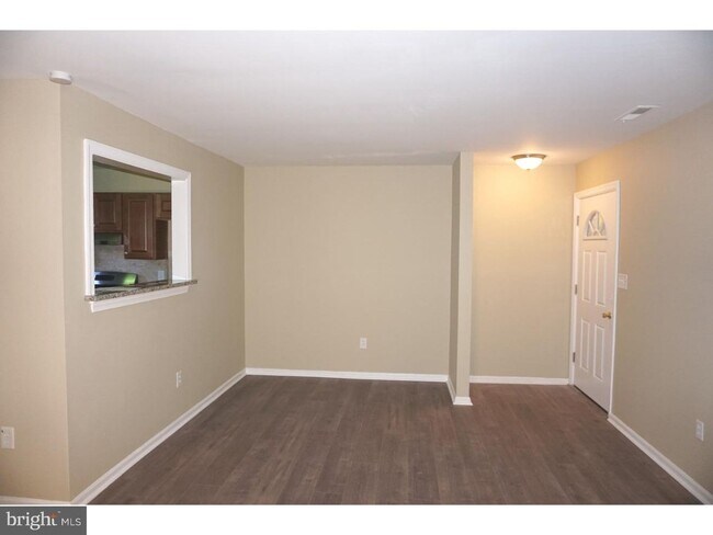 Building Photo - 509 Steeplechase Ct
