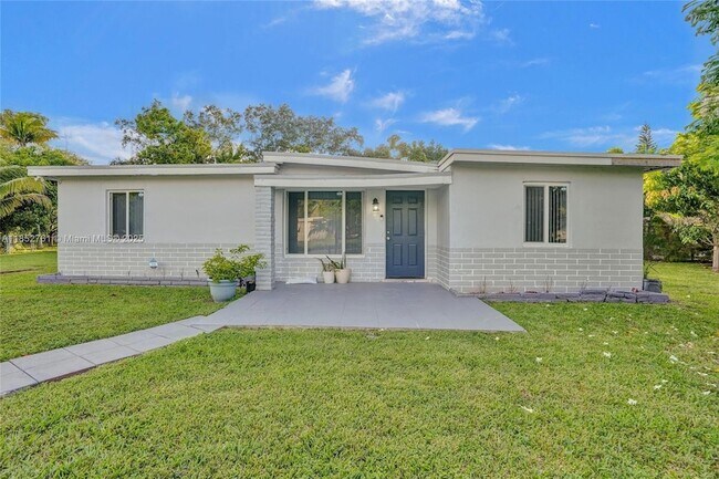 Foto del edificio - 3800 SW 58th Terrace