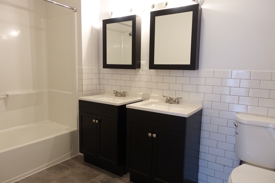 BATHROOM with double sinks - 5 E Broad St