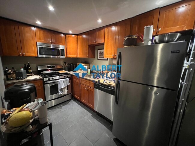 Building Photo - 117 Beacon St