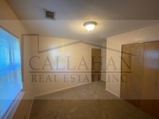 Foto del edificio - 709 W 36th St