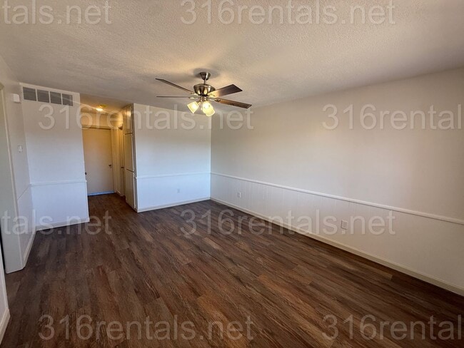 Building Photo - 3113-3115 S Bunker