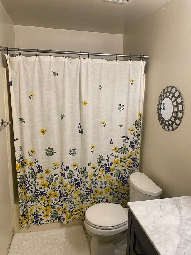 Baño - 61 Coriander Way