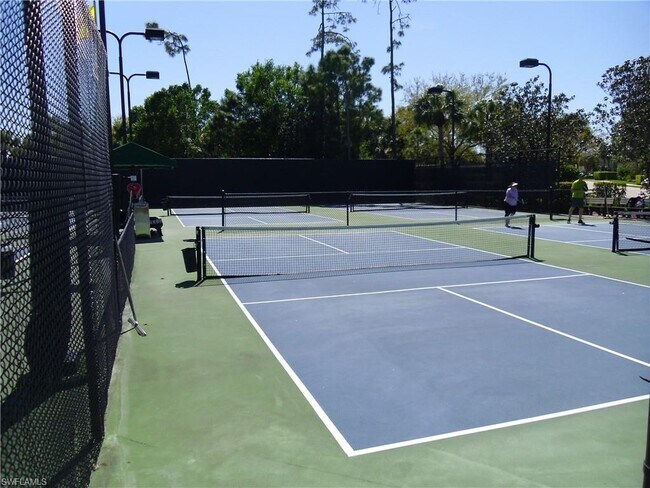 Foto del edificio - 10129 Colonial Country Club Blvd