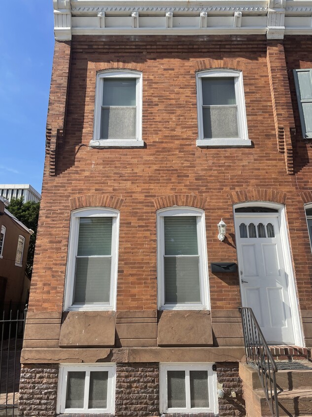 Front of building - 38 W Lafayette St