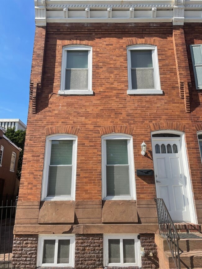Building Photo - 38 W Lafayette St