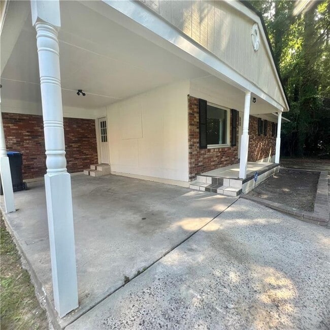 Foto del edificio - 2466 Madrid Dr