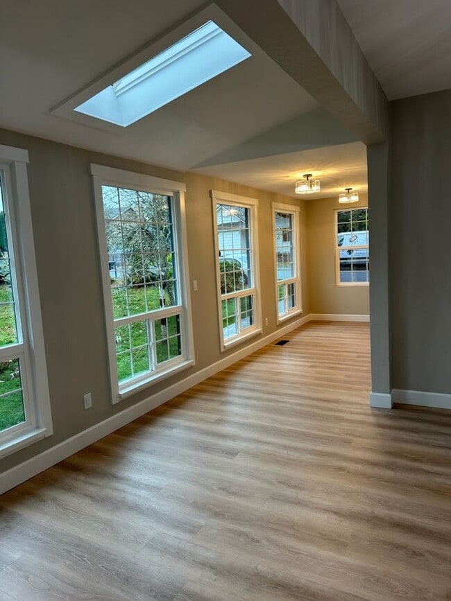 Foto del edificio - Tucked Away in Steilacoom