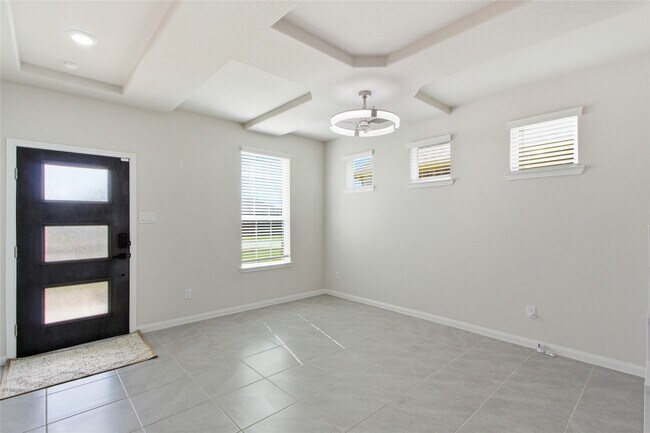 Building Photo - 7302 Toluca Dr
