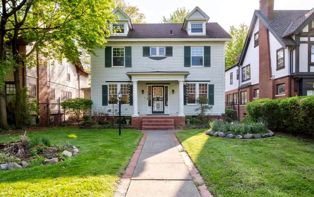 2141 Seminole St, Detroit, MI 48214 House Rental in Detroit, MI