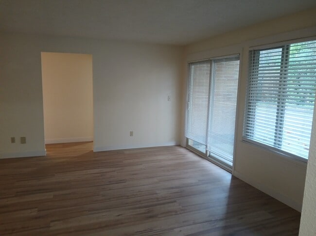 Building Photo - 7622 Chinook Ave