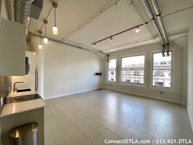 Foto del edificio - 939 S Broadway