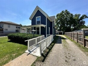 Building Photo - 715 E Grand River Ave