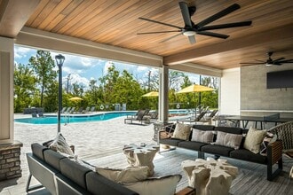 Building Photo - BLVD 2600