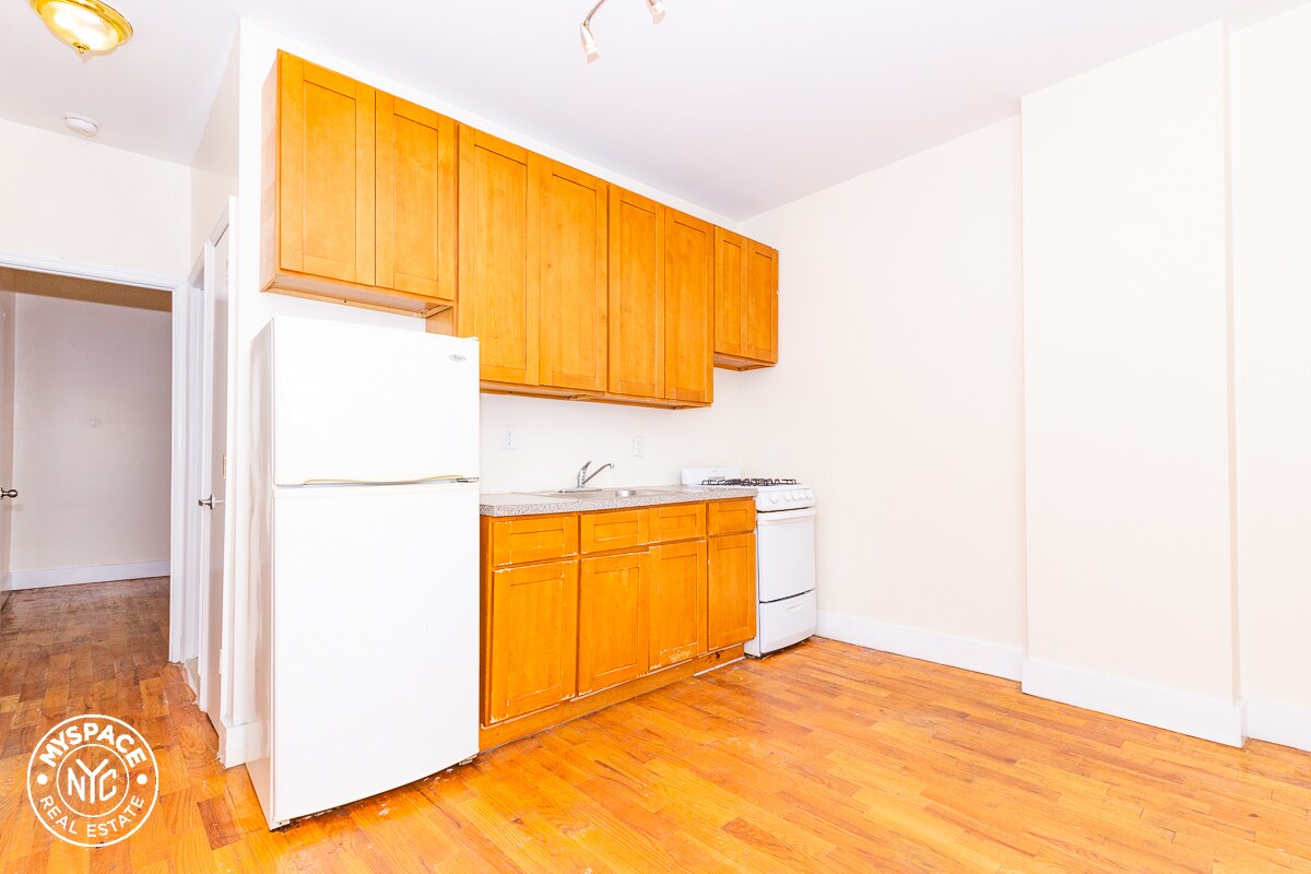 Primary Photo - 1289 St Johns Pl