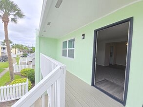1 Bed/1 Bath Lg-Balcony, 2nd Floor - Marina Vista