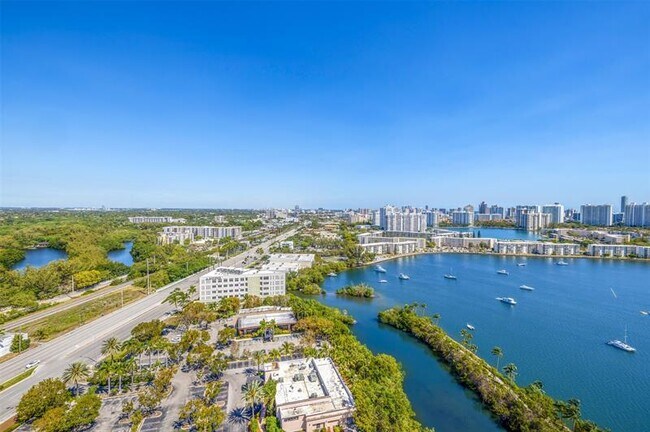 Building Photo - 17301 Biscayne Blvd