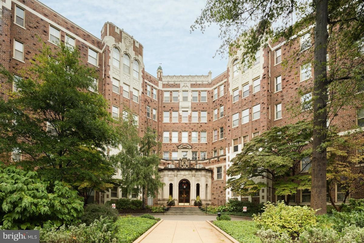 Foto principal - 4707 Connecticut Ave NW