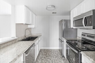 Building Photo - The Landing