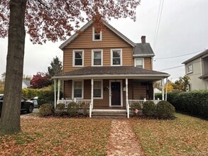 Building Photo - 30 Hicks Ln