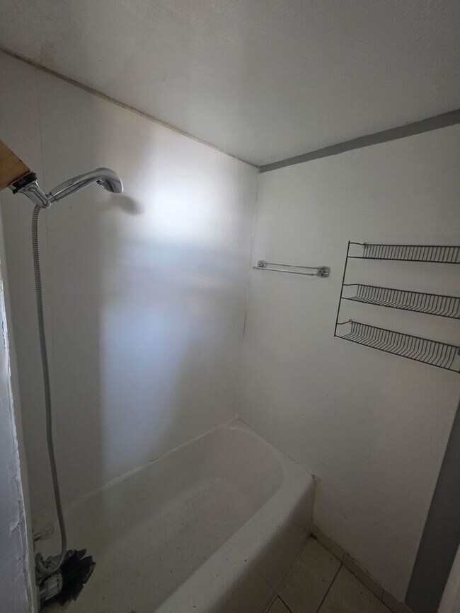 Foto del edificio - Nicely updated 1 BR