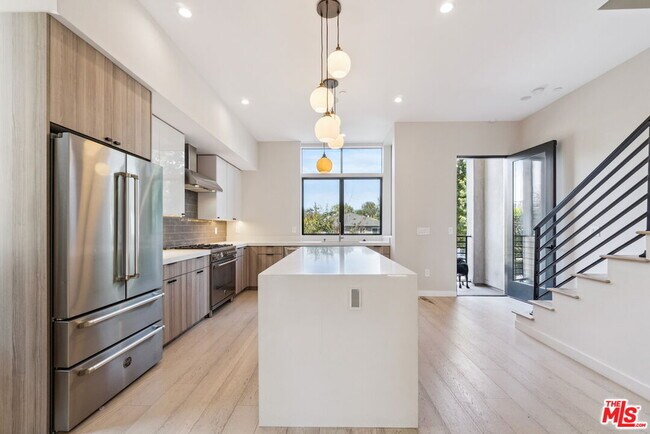 Foto del edificio - 4429 Tujunga Ave