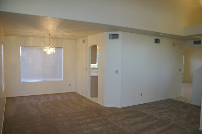Building Photo - Attractive 4 Bedroom Home in Desirable North Ranch in the Northwest