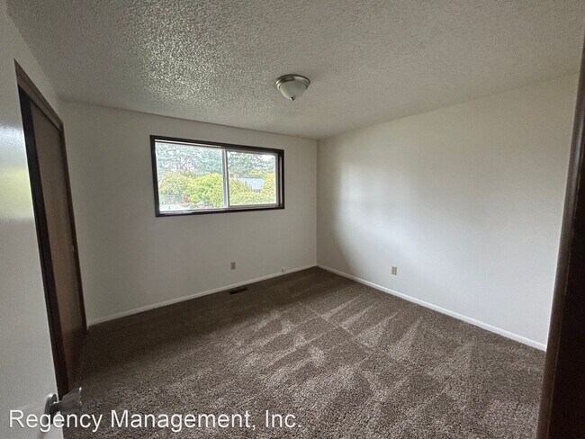 Building Photo - 3 br, 2 bath House - 19470 SW Celebrity St...