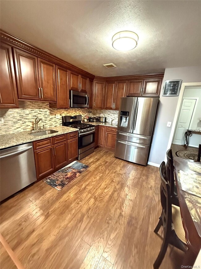 Foto del edificio - 138 Country Club Ln