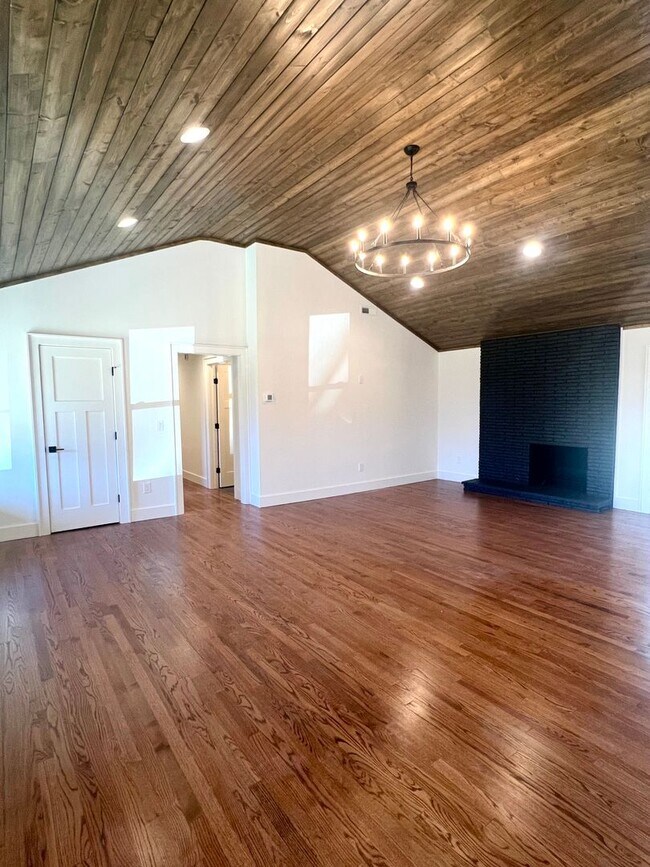 Foto del edificio - 3 Bedroom 2 Bath house Great Hendersonville Location!