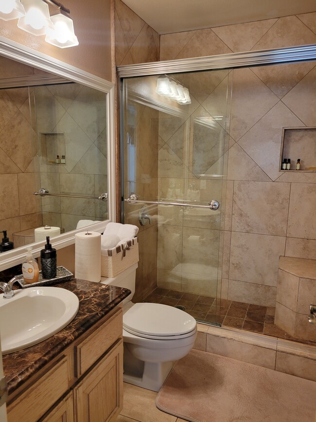 Tenant bathroom - 59 Hawaii Dr