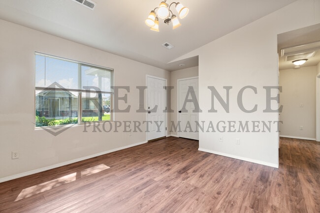 Foto del edificio - 4240 Newell St