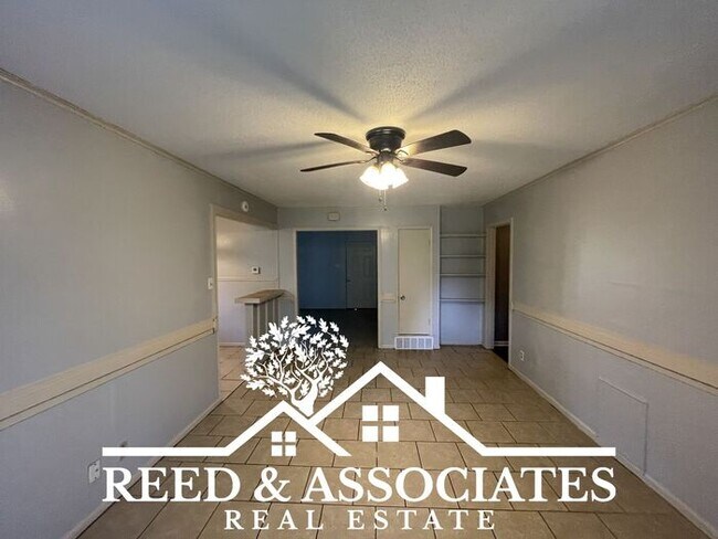 Building Photo - JUST REDUCED ~ MOVE IN SPECIAL