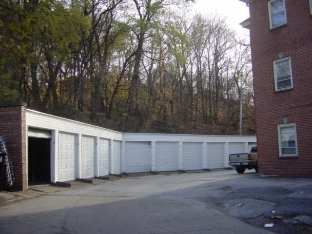 Building Photo - 2028 7th Ave