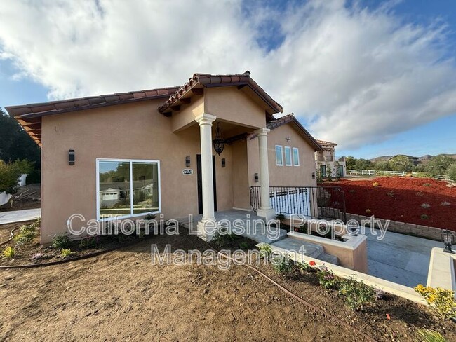 Foto del edificio - 26976 Sand Canyon Rd