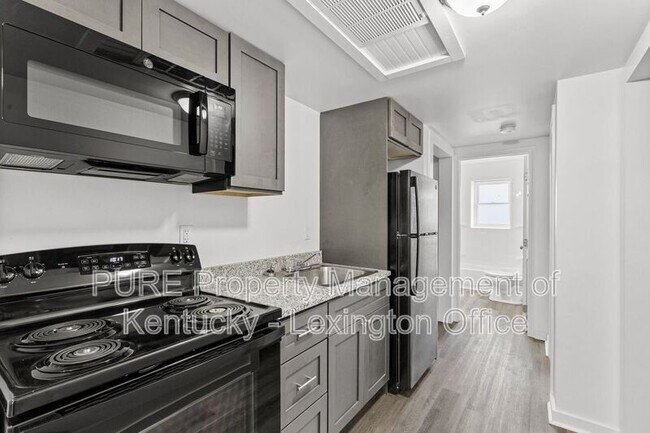 Foto del edificio - 725 E College St