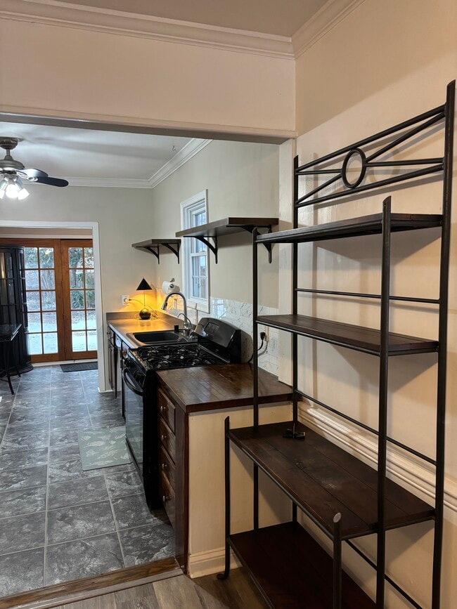 Building Photo - 952 Magothy Ave